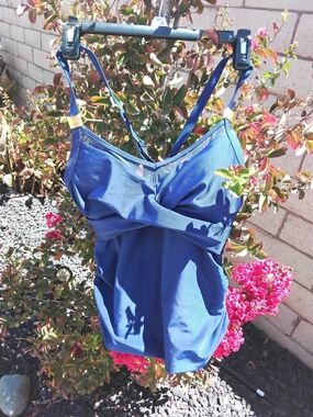 Source Unknown Blue One-Piece Swim Top Size M